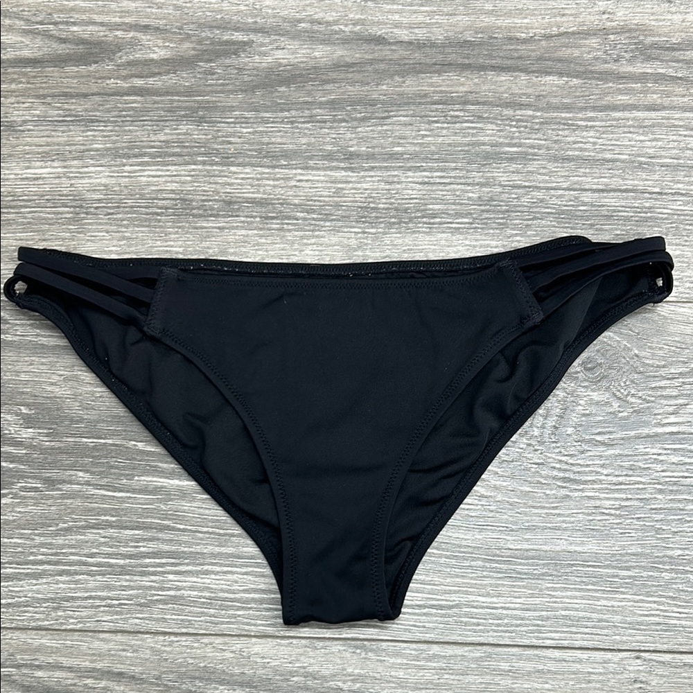 Victoria’s Secret the Strappy Cheeky bikini bottoms size M